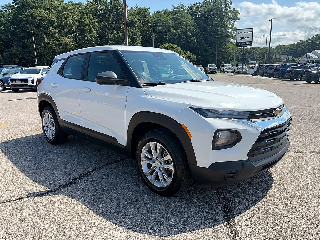 Used 2021 Summit White Chevrolet LS image 7