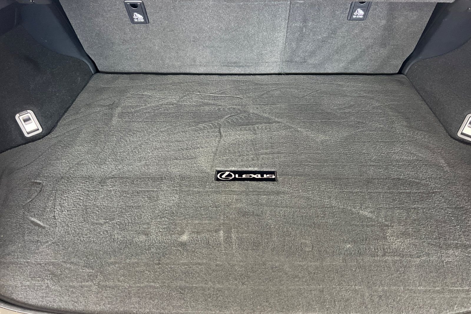 Used 2020 Silver Lexus 300h image 19