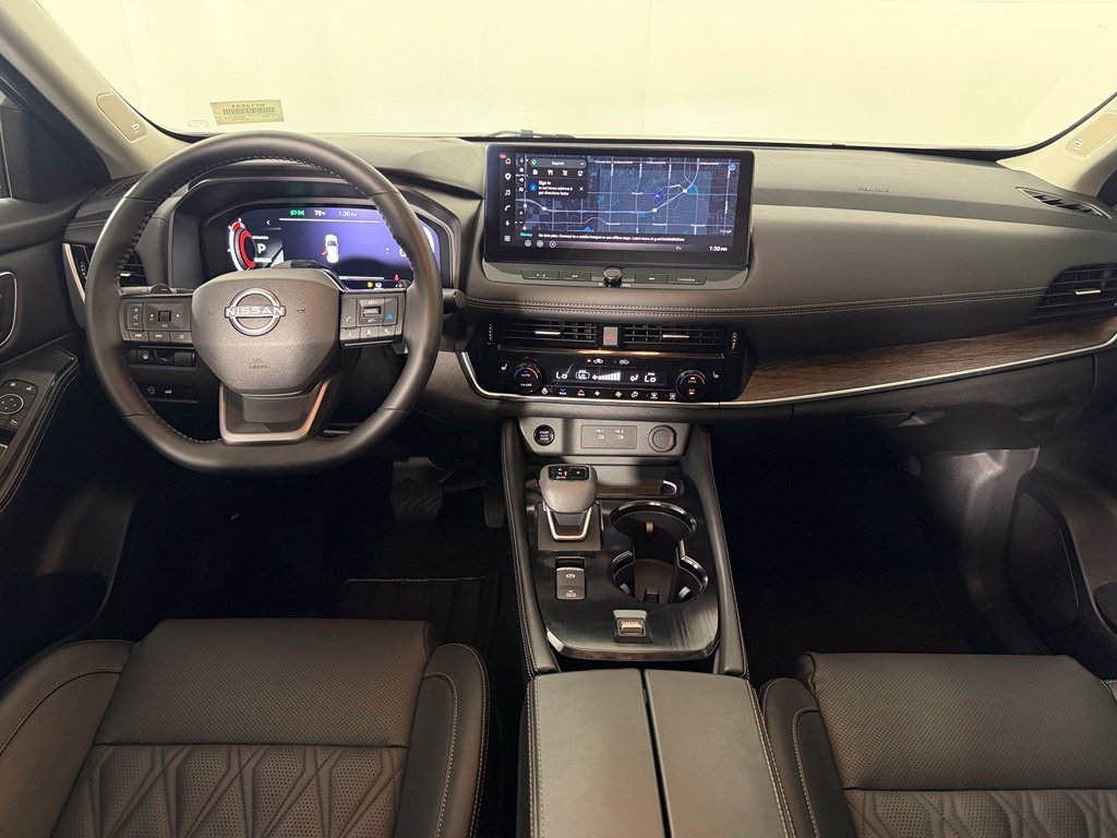 Used 2025 Gold Nissan Platinum image 15