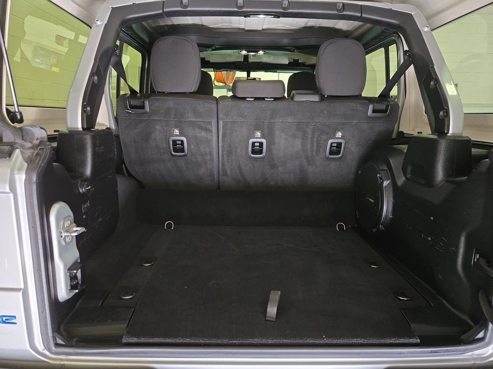 Used 2023 Silver Jeep Rubicon 4xe image 25