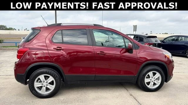 Used 2022 Chevrolet Trax LT with VIN KL7CJPSMXNB558823 for sale in Brownsville, TX