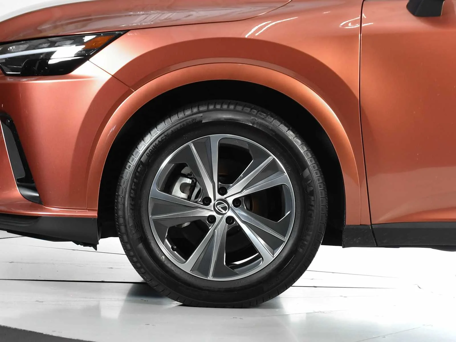 Certified Used 2025 COPPER CREST Lexus Premium image 12