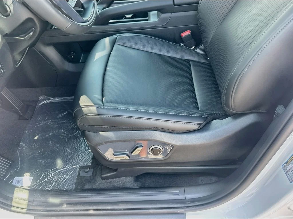 New 2027 Glacial White Pearl Kia S image 19