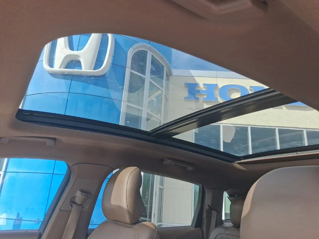 Used 2016  Lincoln Reserve image 22