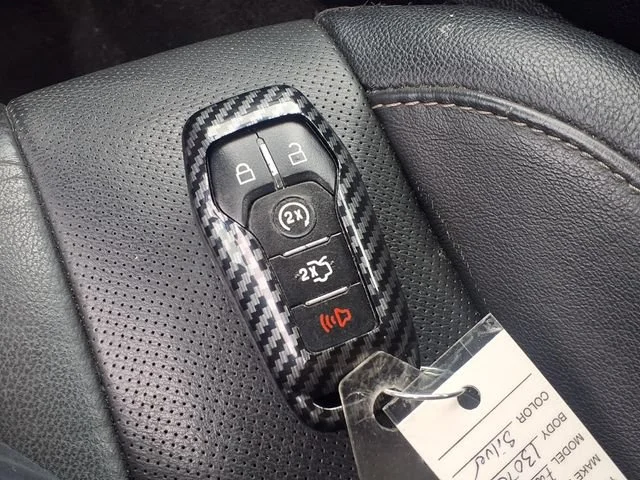 Used 2020  Ford Titanium image 10