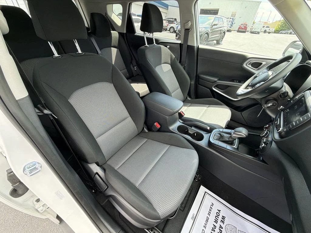Used 2025 White Kia LX image 29