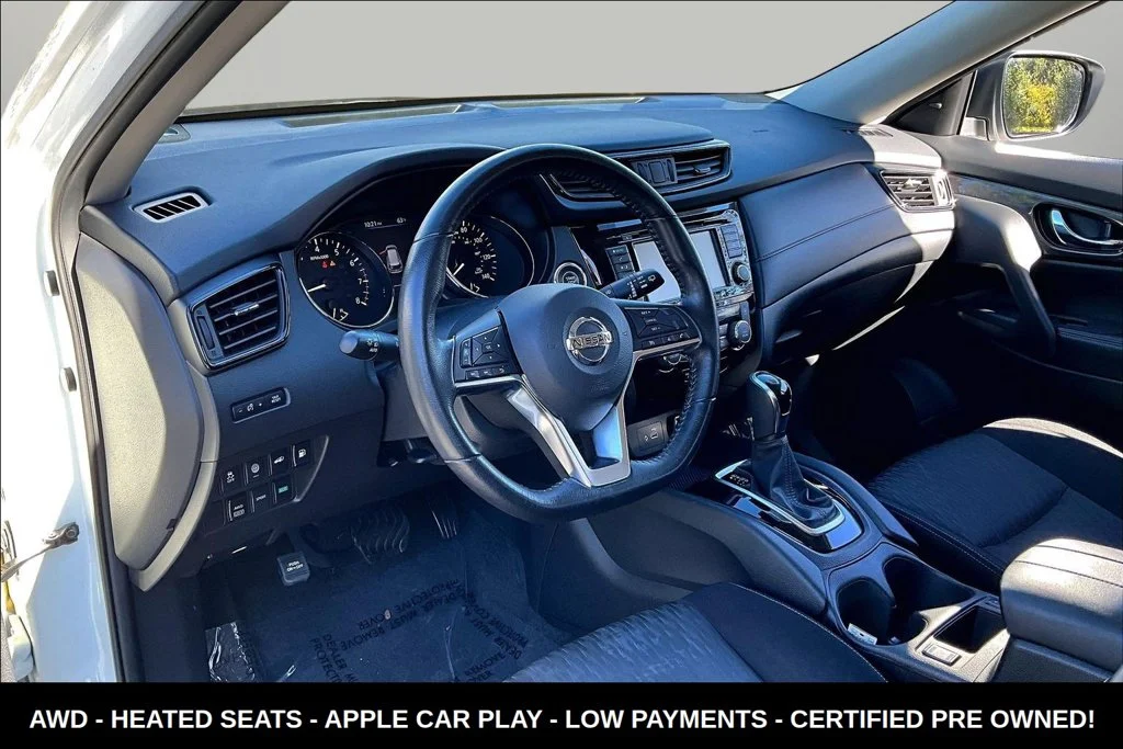 Used 2019 White Nissan SV image 21