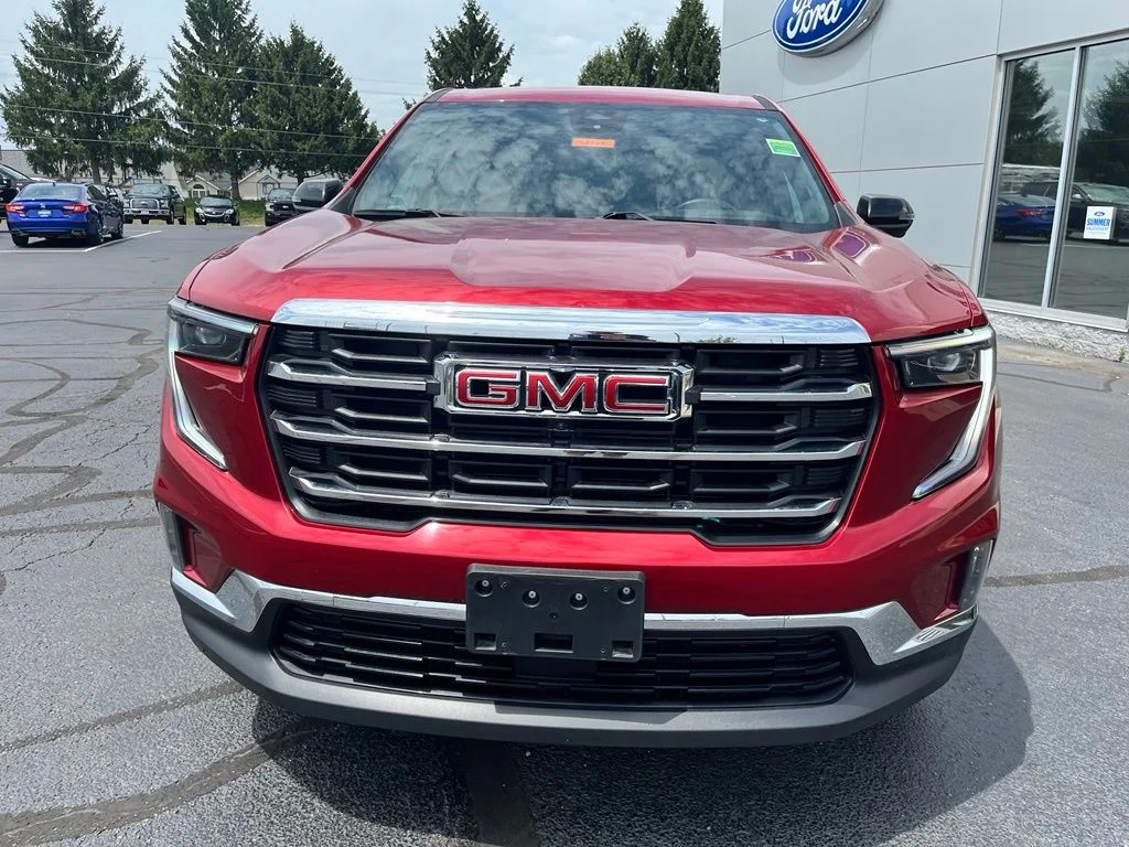 Used 2024 Red GMC Elevation image 9