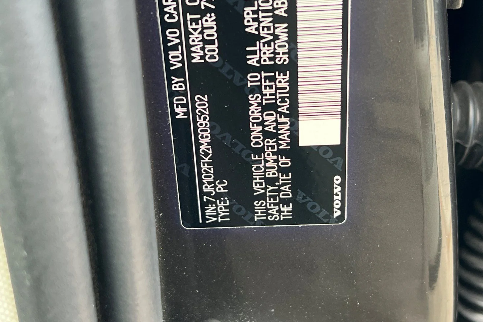 Used 2021 Green Volvo T5 Momentum image 28
