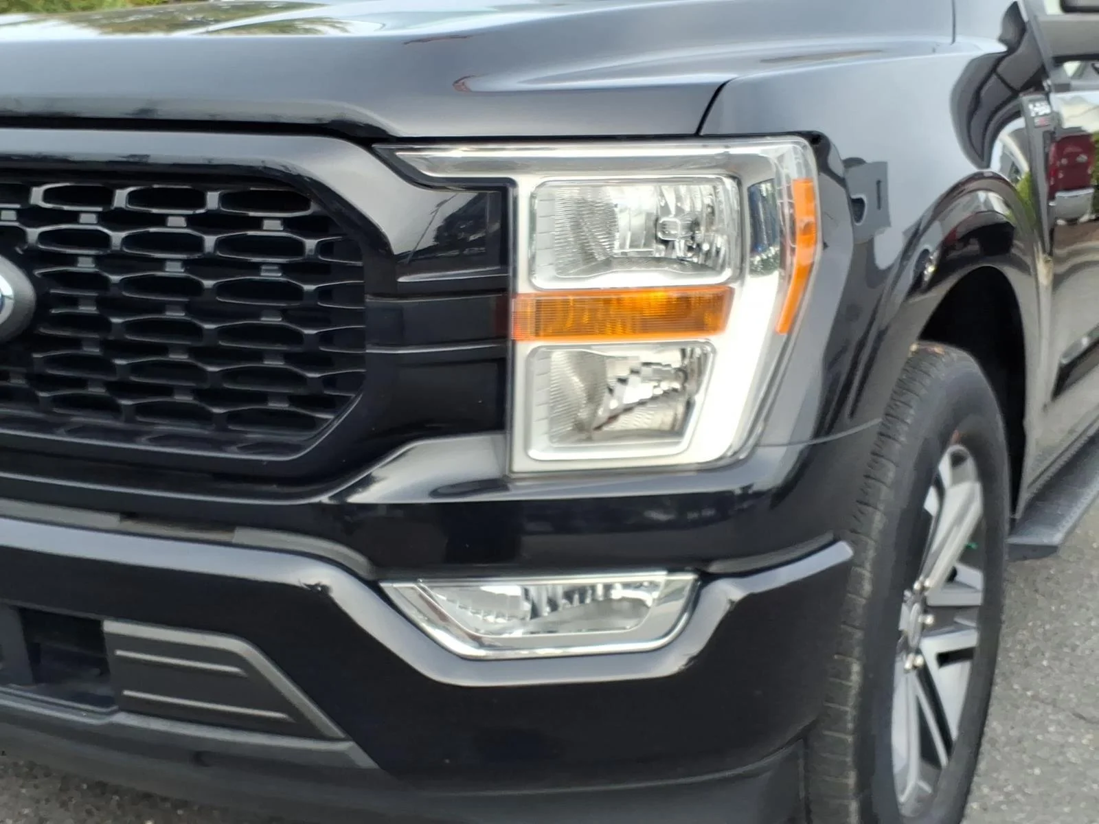 Used 2021 Agate Black Metallic Ford XL image 15