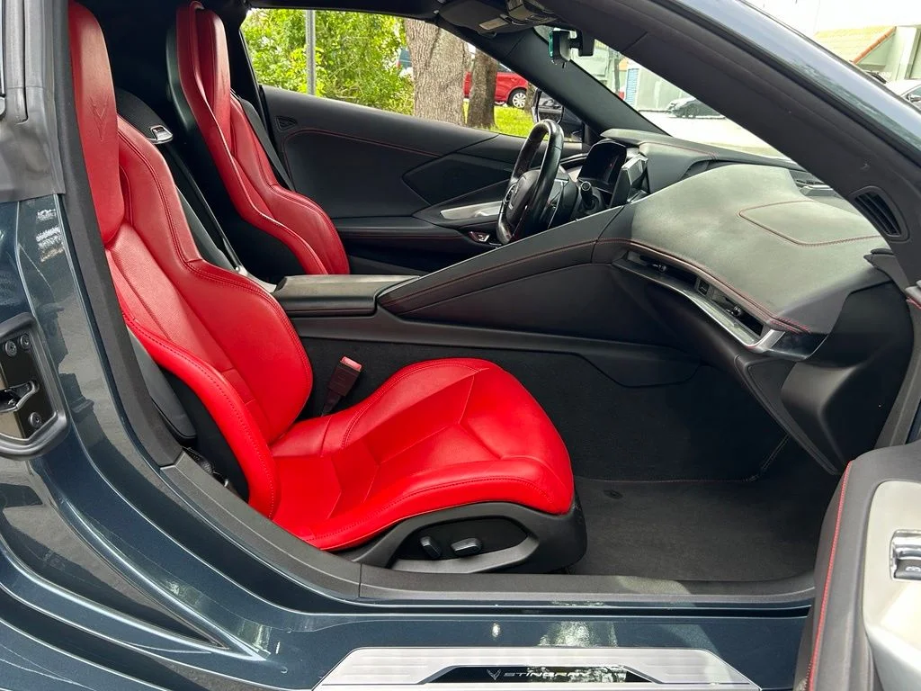 Used 2021 Gray Chevrolet Stingray image 38