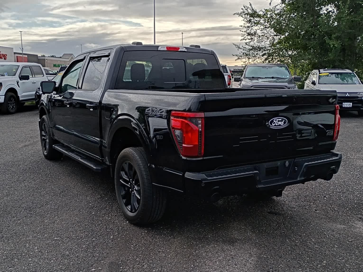 Used 2024 Agate Black Metallic Ford XLT image 4