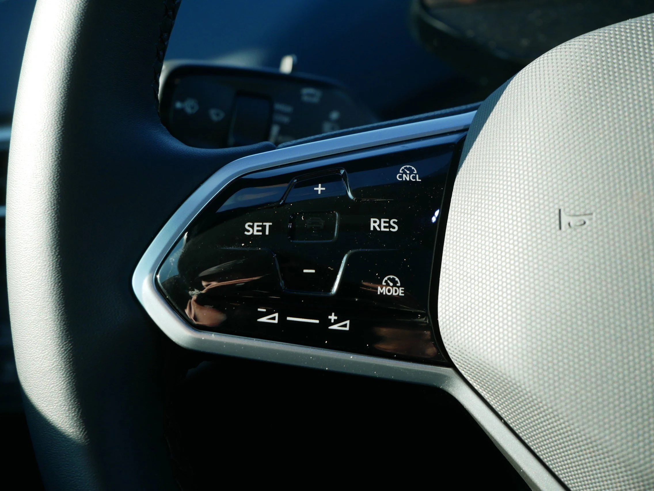 2025 Volkswagen ID.4 PRO S - Photo 7