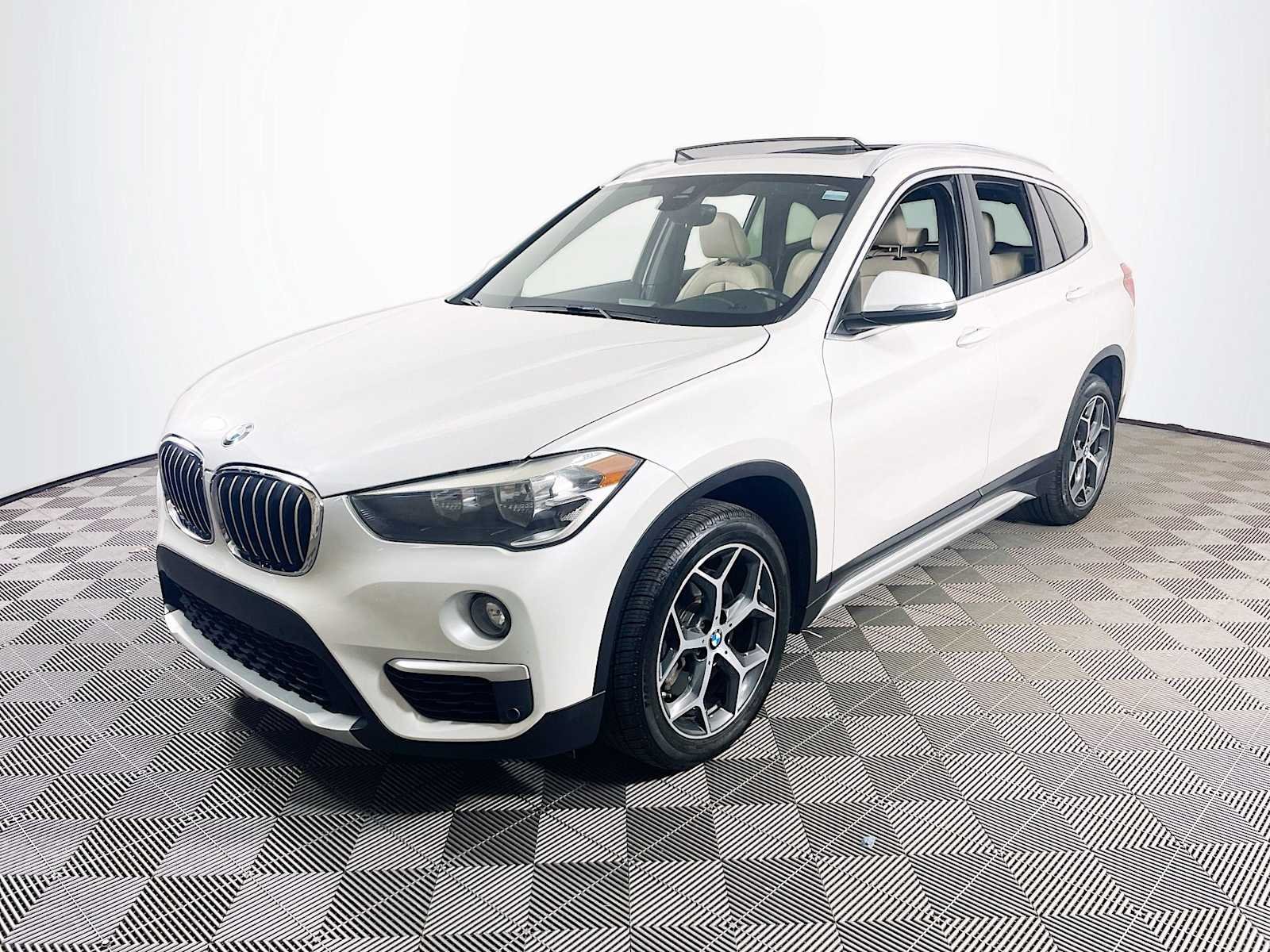 2019 BMW X1 28i