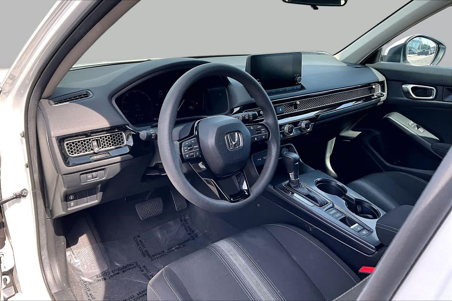 Used 2024 Platinum White Pearl Honda LX image 17