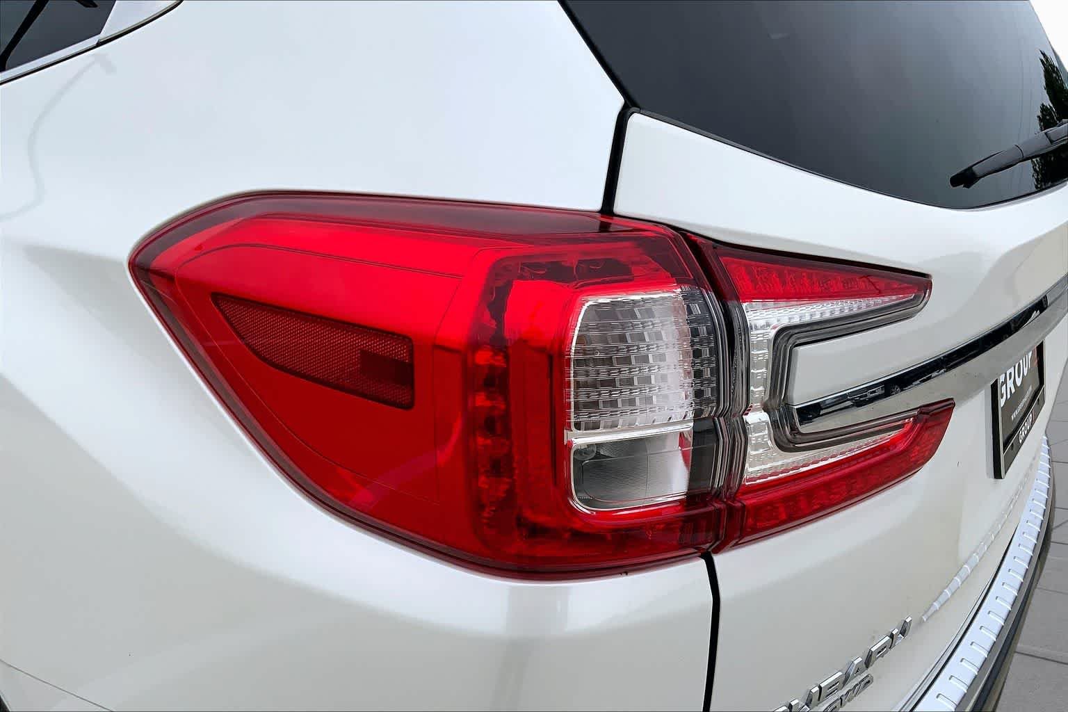 Used 2023 Crystal White Pearl Subaru Premium image 27