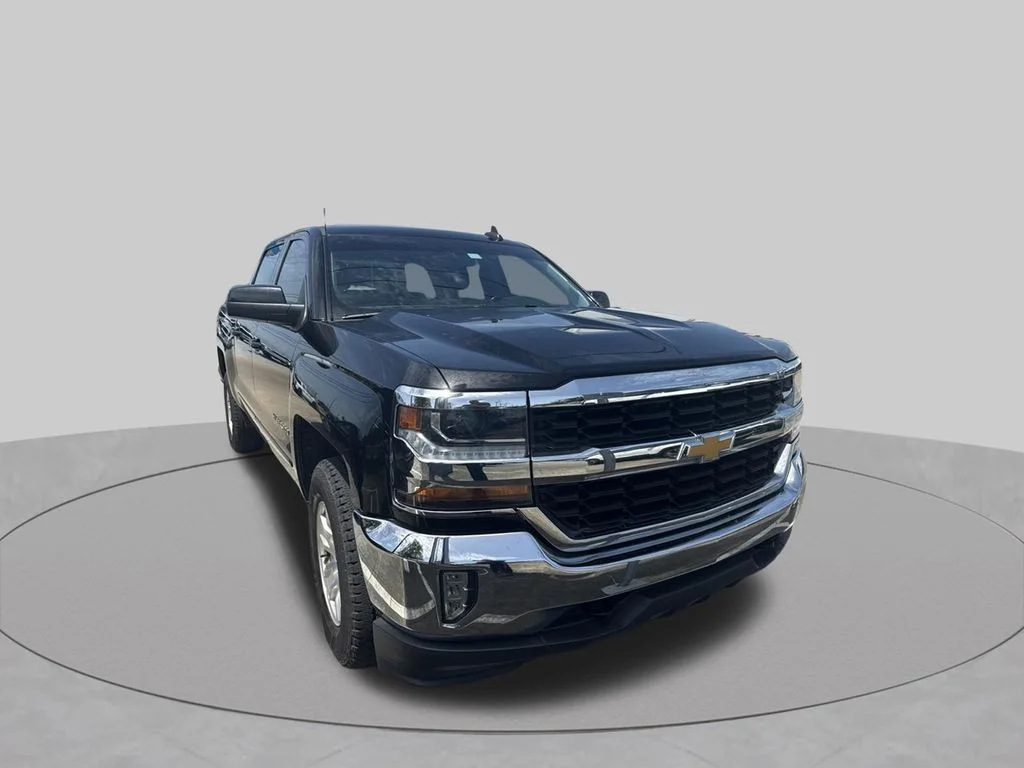 Used 2018 Black Chevrolet LT image 3