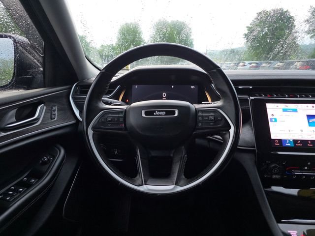 Used 2022 Diamond Black Jeep Limited image 24