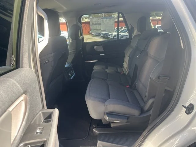 New 2025 Star White Metallic Tri-Coat Ford Active image 28