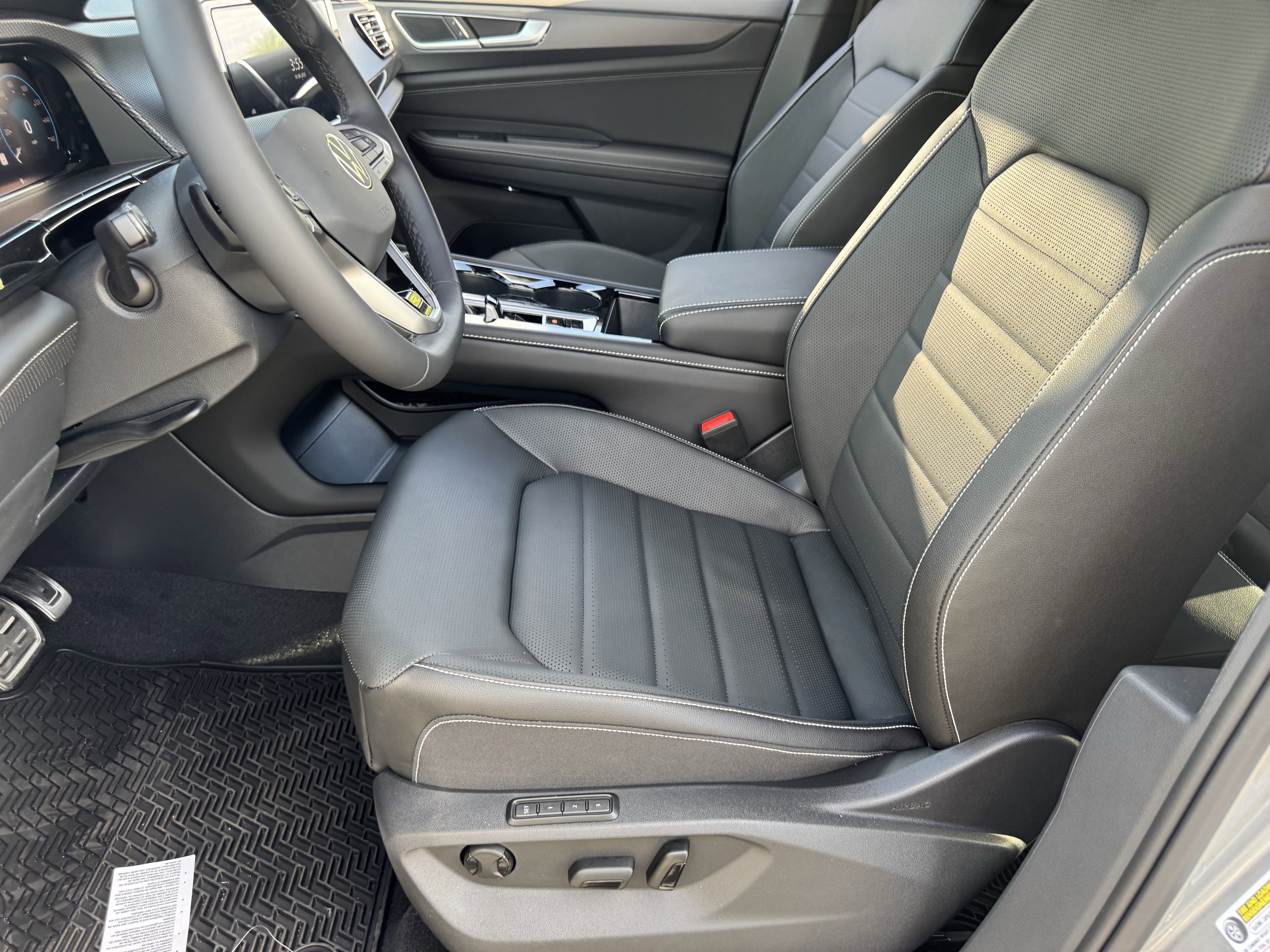 2026 Volkswagen Atlas Cross Sport SEL R-LINE - Photo 16