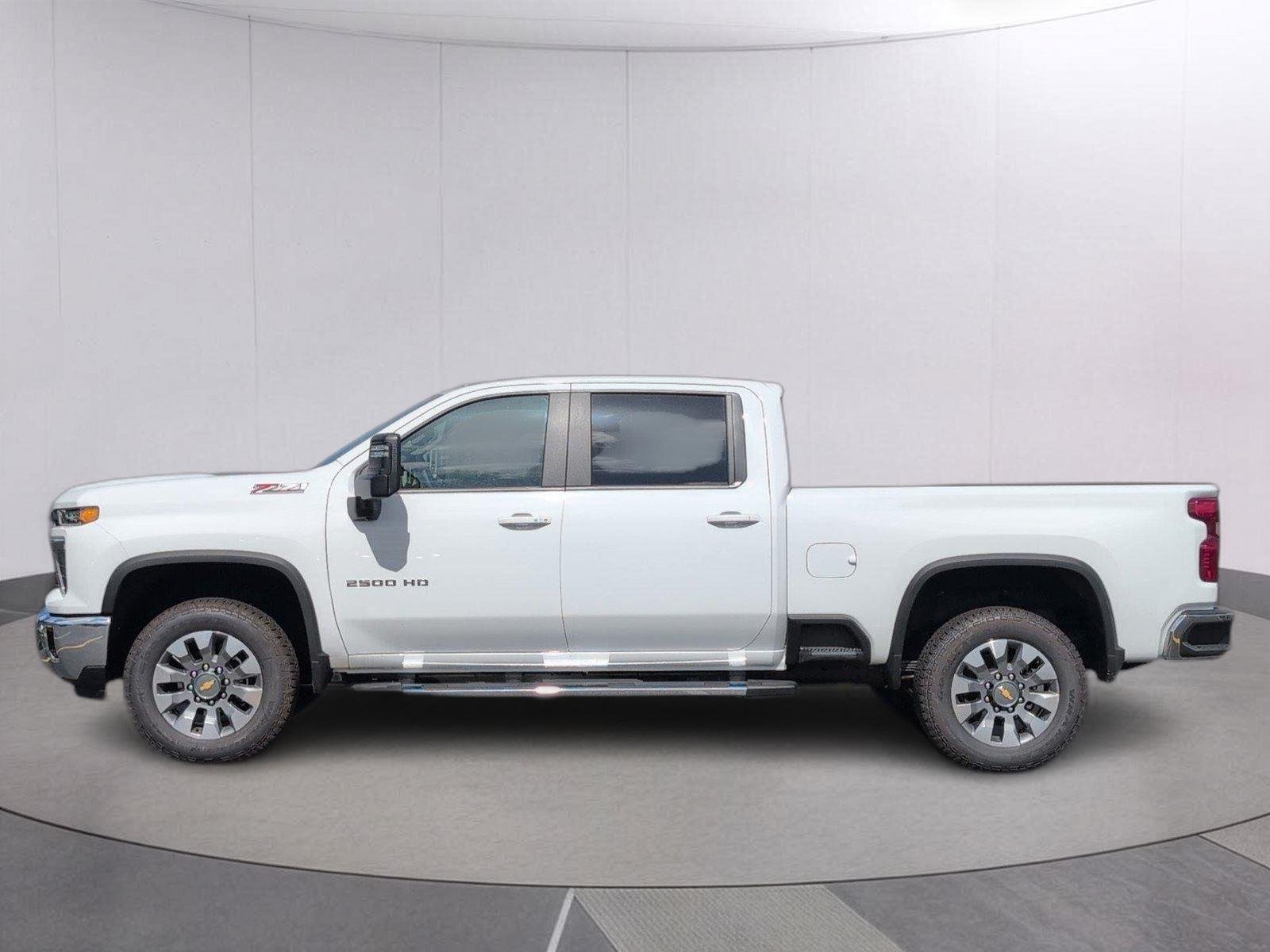 New 2026 Summit White Chevrolet LT image 4