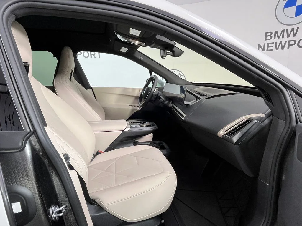 Certified Used 2024 White BMW xDrive50 image 22