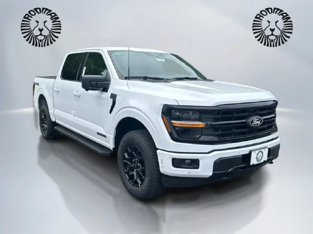 New 2026 Oxford White Ford XLT image 3