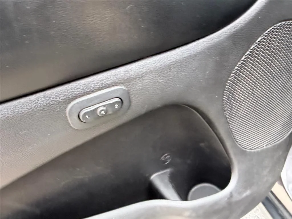 Used 2020 Gray Jeep Limited image 17