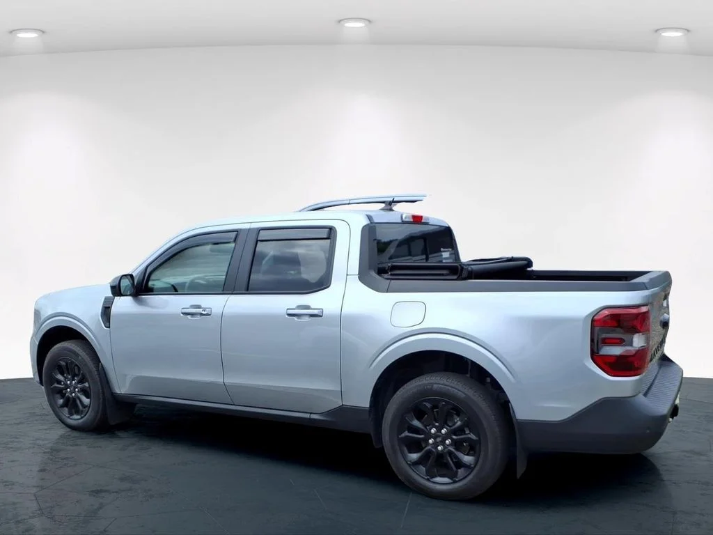 Used 2024 Silver Ford Lariat image 14