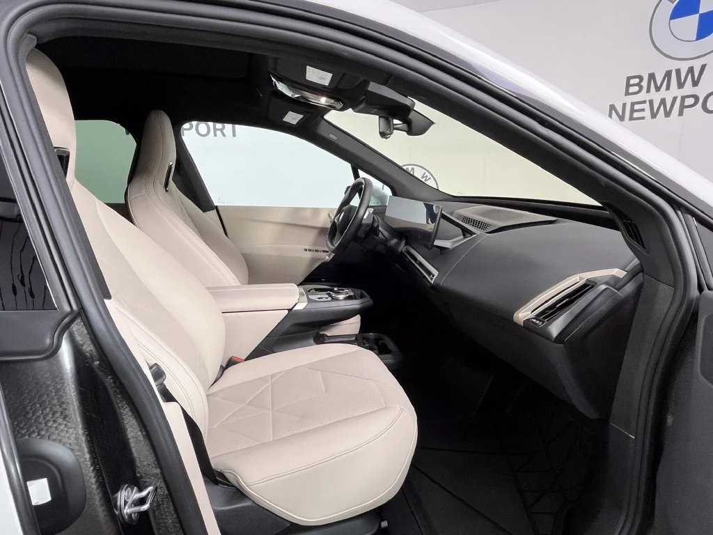 Certified Used 2024 Alpine White BMW xDrive50 image 22