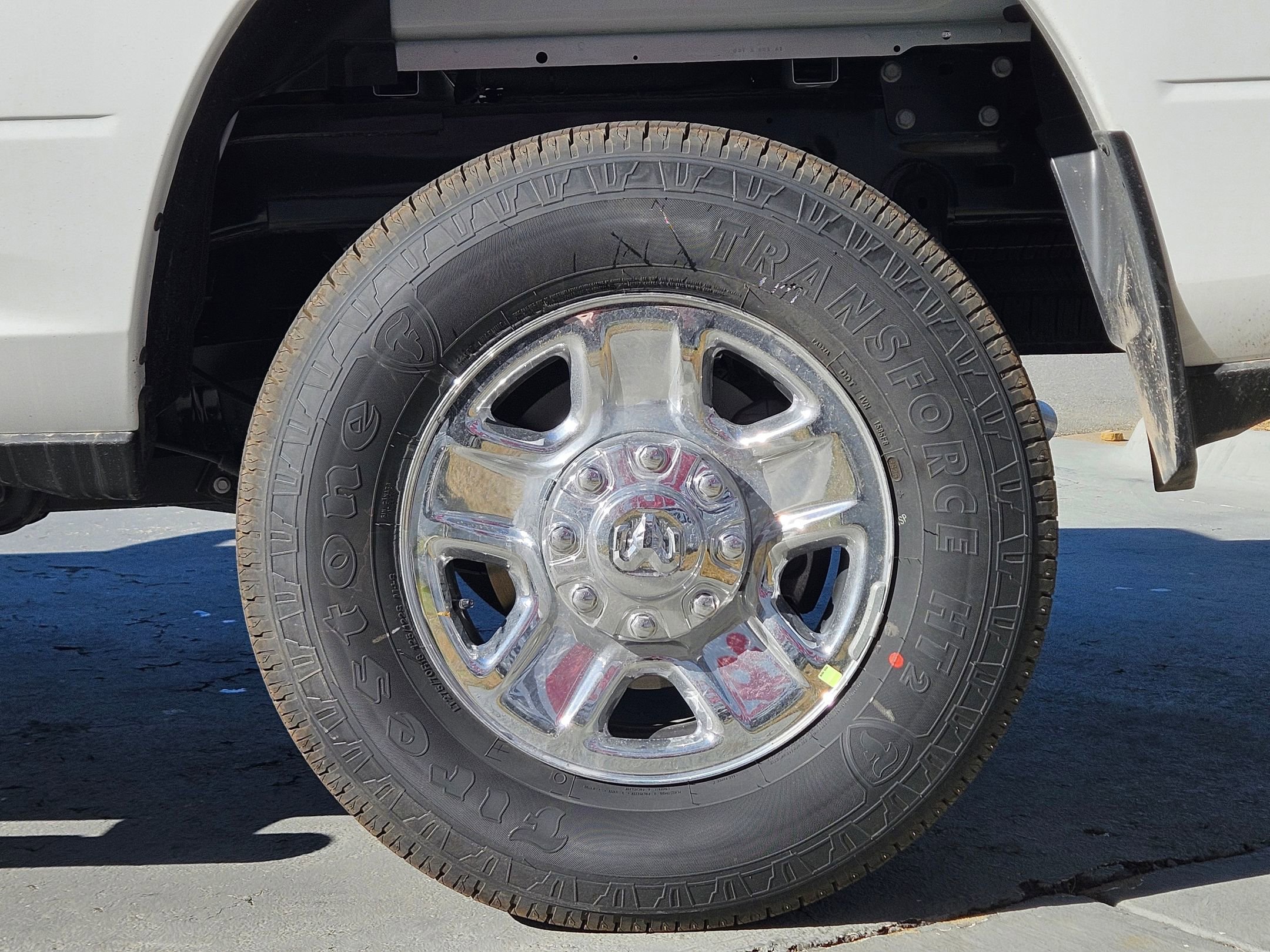 New 2026 Bright White Clear-Coat Exterior Paint RAM Tradesman image 24