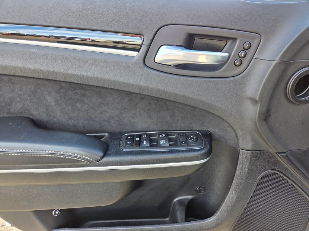 Used 2023 White Chrysler C image 24