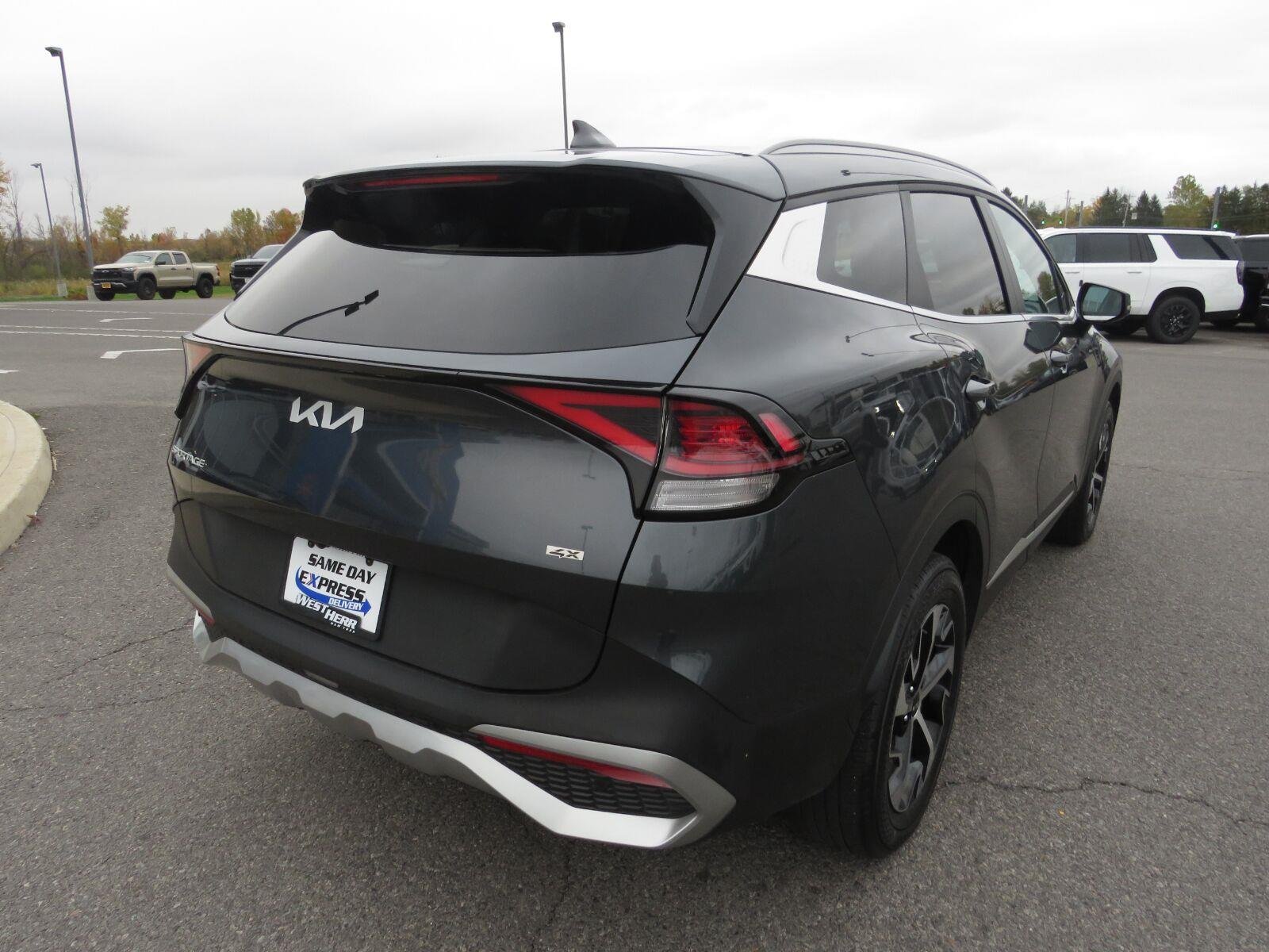 Used 2024 Gravity Gray Kia EX image 7