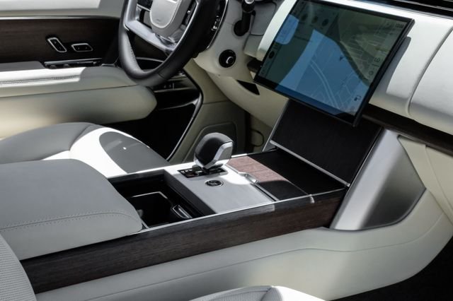 New 2026  Land Rover SE image 29
