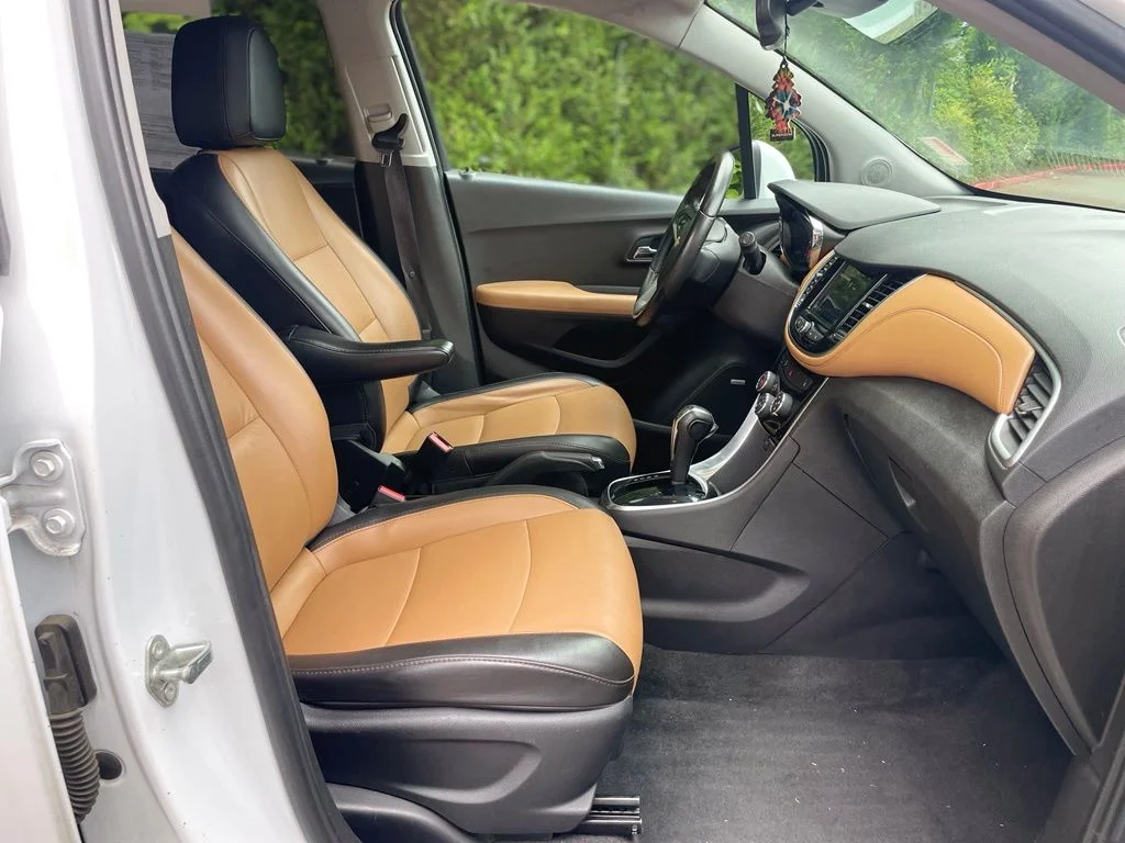 Used 2018 Summit White Chevrolet Premier image 22
