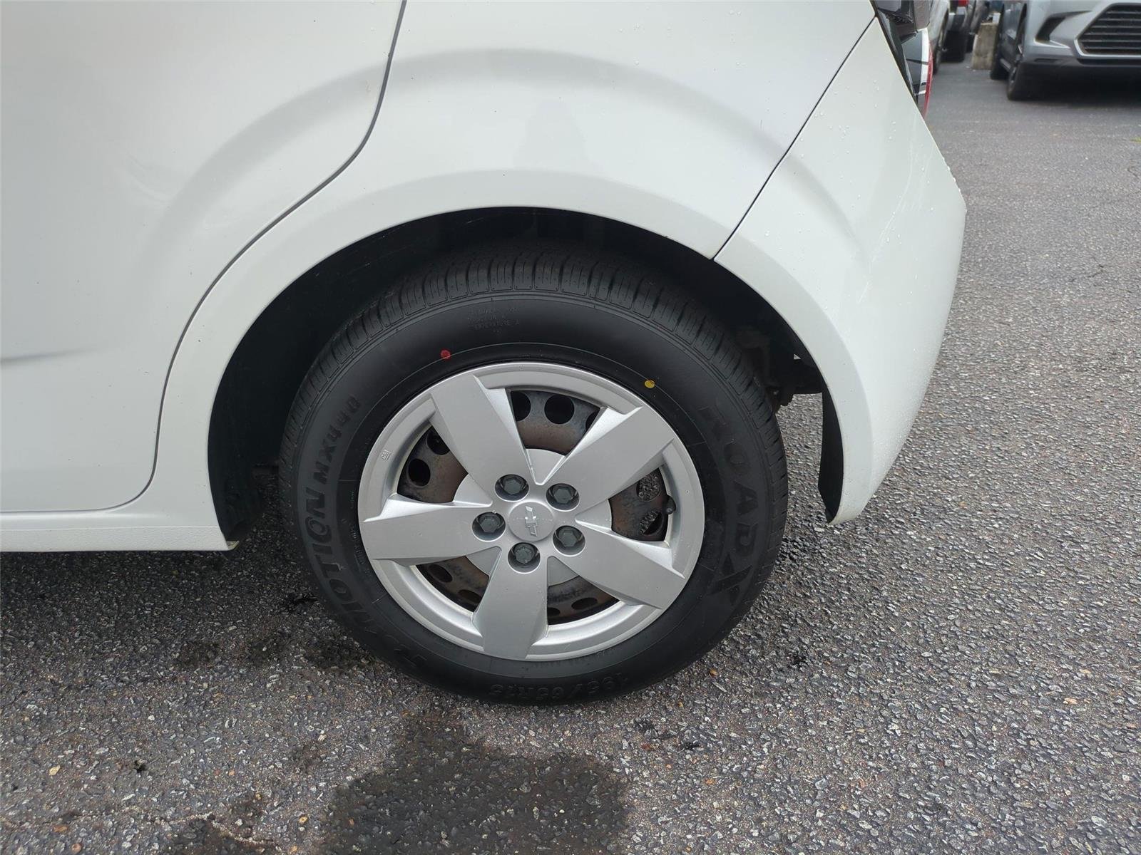 Used 2016 Summit White Chevrolet LS image 11
