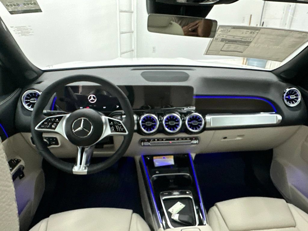 New 2026 Polar White Mercedes-Benz GLB 250 image 53