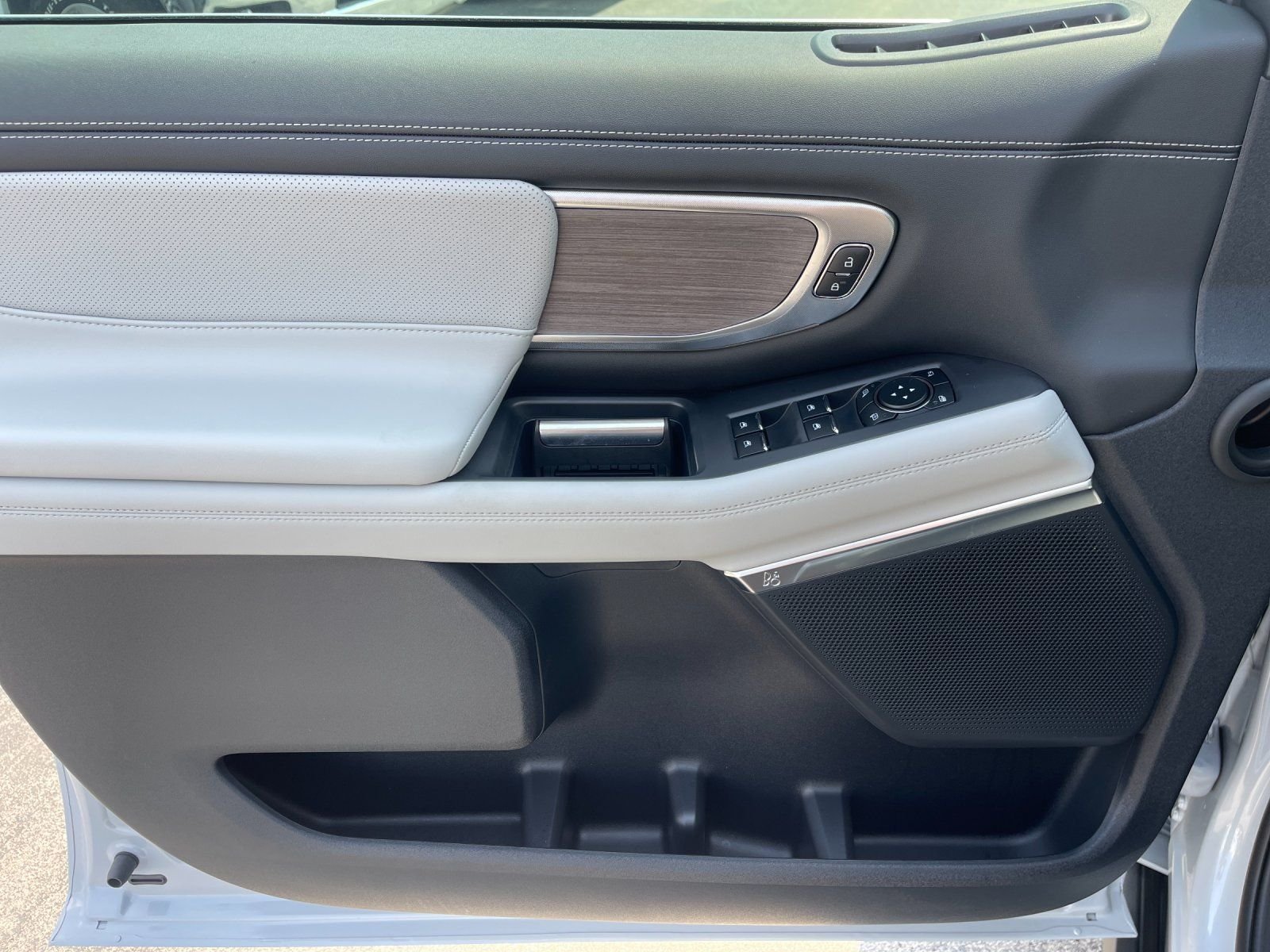 New 2026 Space Silver Metallic Ford Platinum® image 11