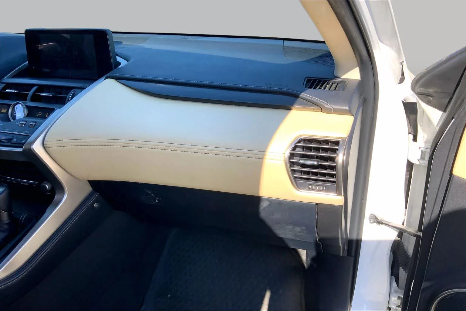 Used 2021 Eminent White Pearl Lexus  image 19