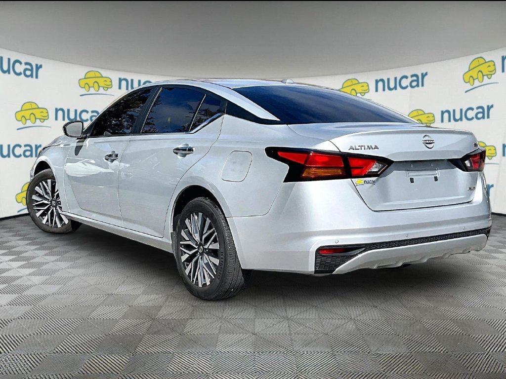 Used 2024 Brilliant Silver Metallic Nissan 2.5 SV image 4
