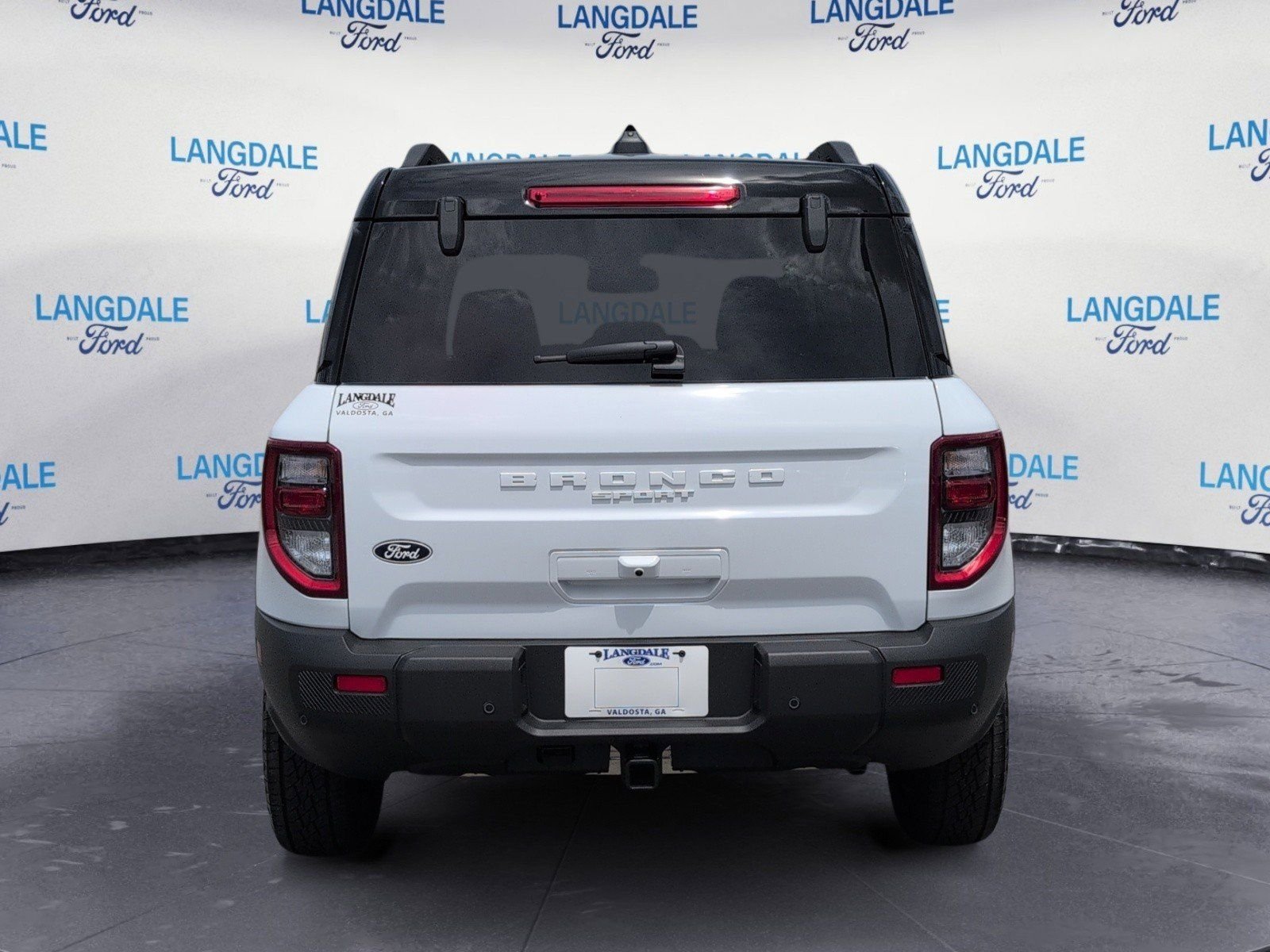 New 2026 Oxford White Ford Badlands image 8