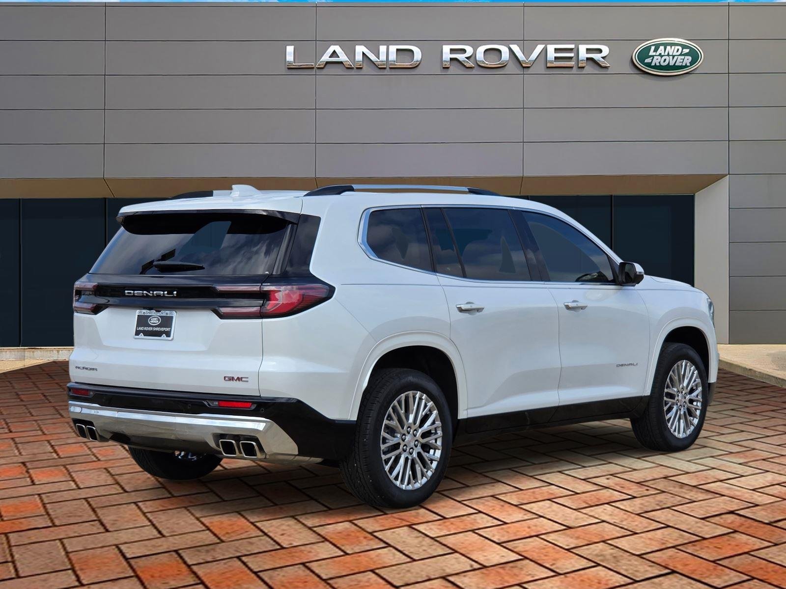 Used 2024 White Frost Tricoat GMC FWD Denali image 4