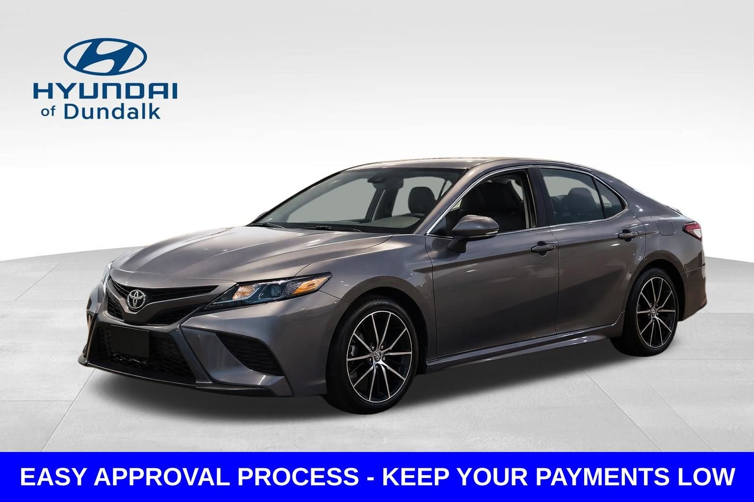2022 Toyota Camry SE's photo