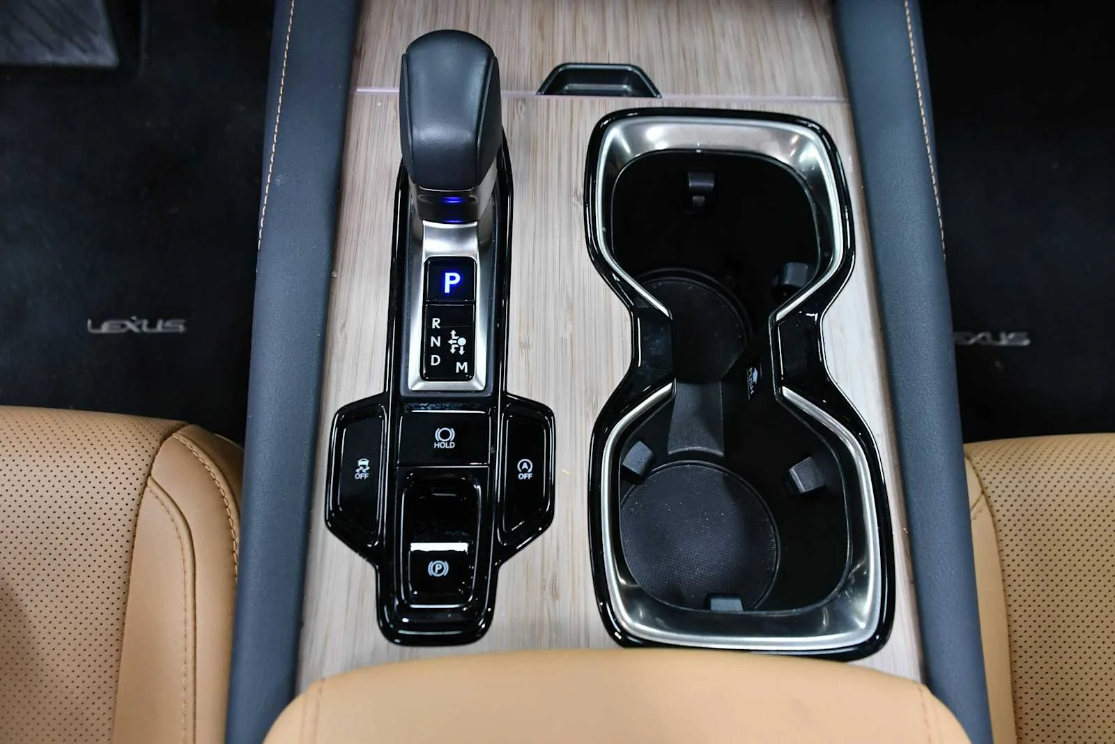 Certified Used 2025 COPPER CREST Lexus Premium image 23