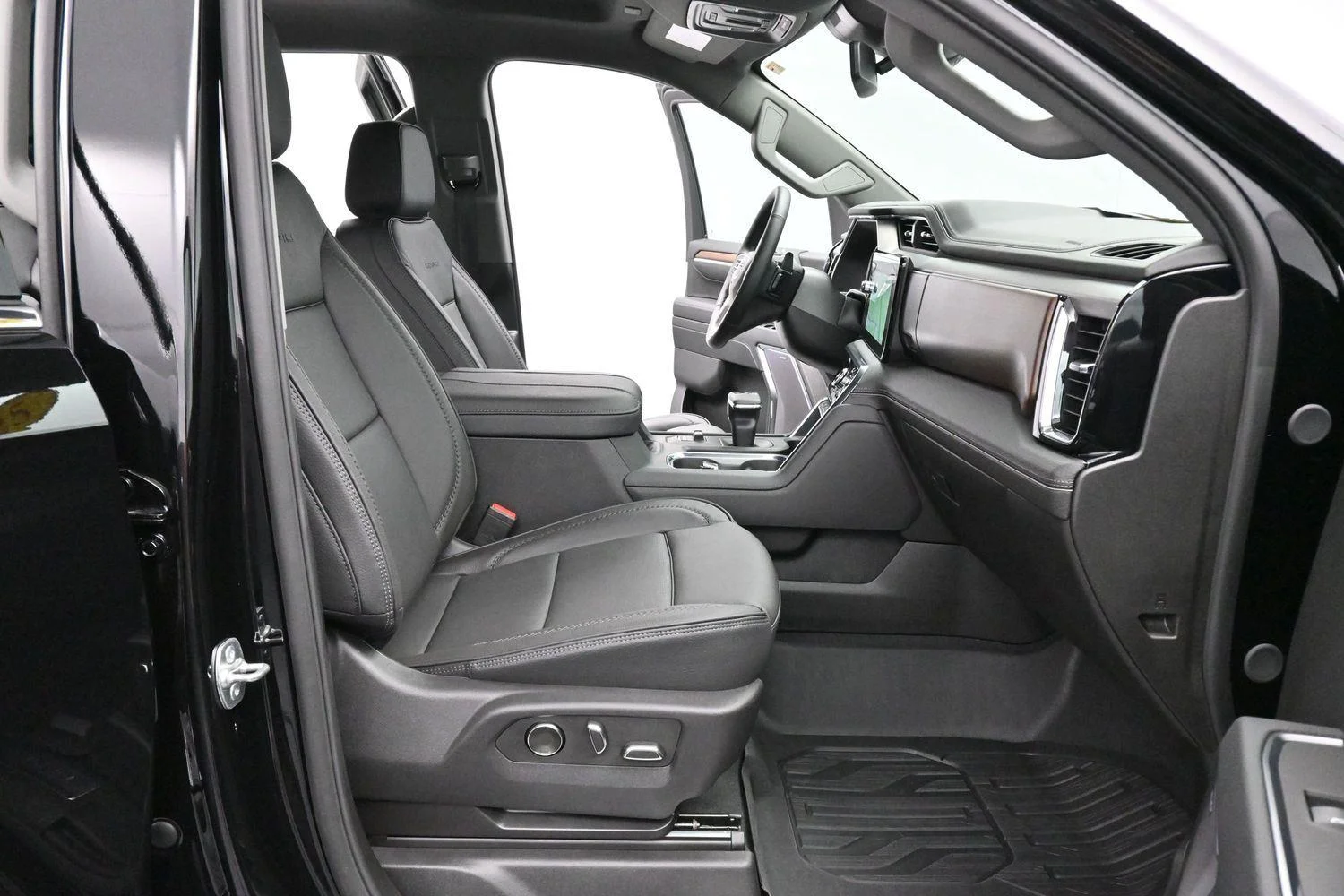 Used 2025 Onyx Black GMC Denali image 34