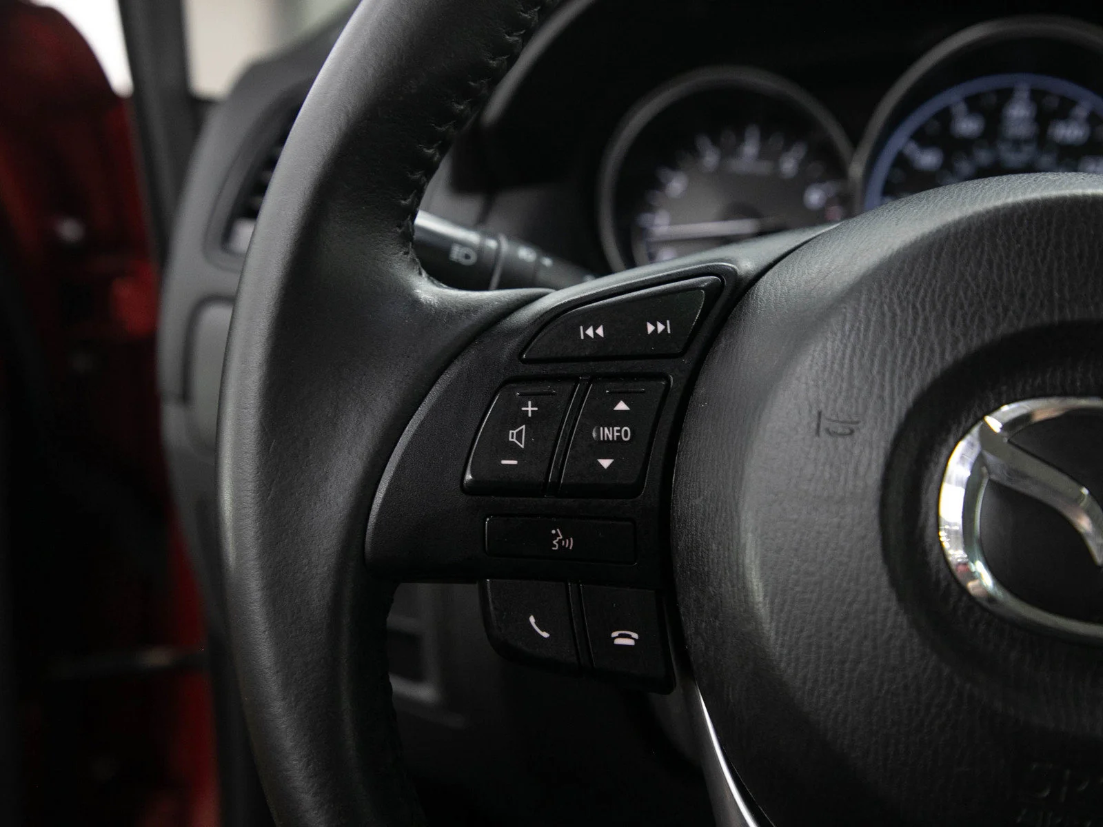Used 2015 Soul Red Metallic Mazda Touring image 24