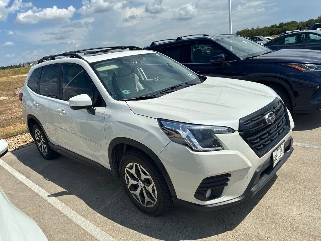 Used 2022 White Subaru Premium image 1