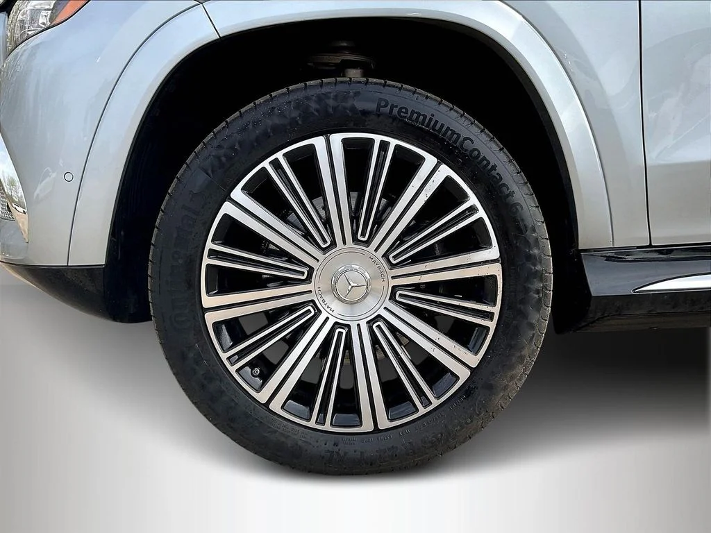 Used 2023 Cirrus Silver Metallic Mercedes-Benz Maybach GLS 600 image 34