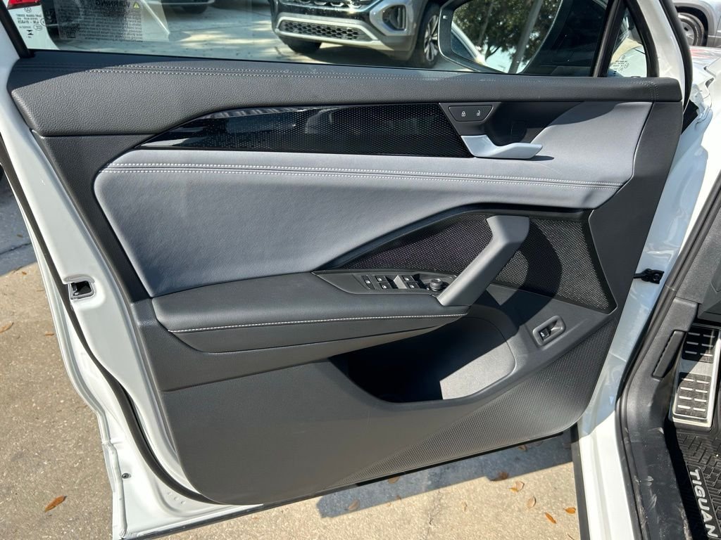 New 2026 White/off-white Volkswagen 2.0T SE R-Line Black image 51