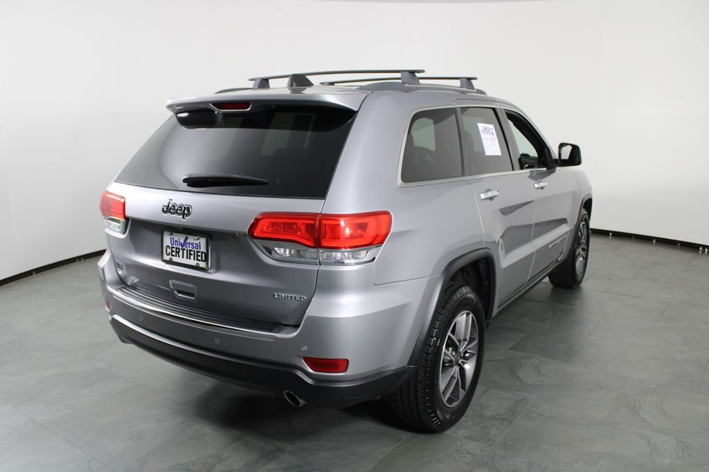 Used 2019 Silver Jeep Limited image 3